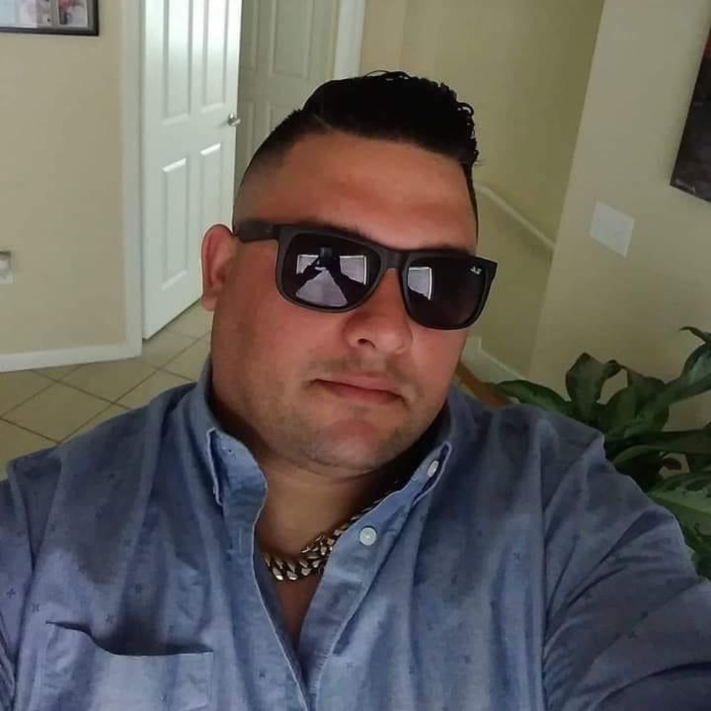 Meet your Posher, Carlos